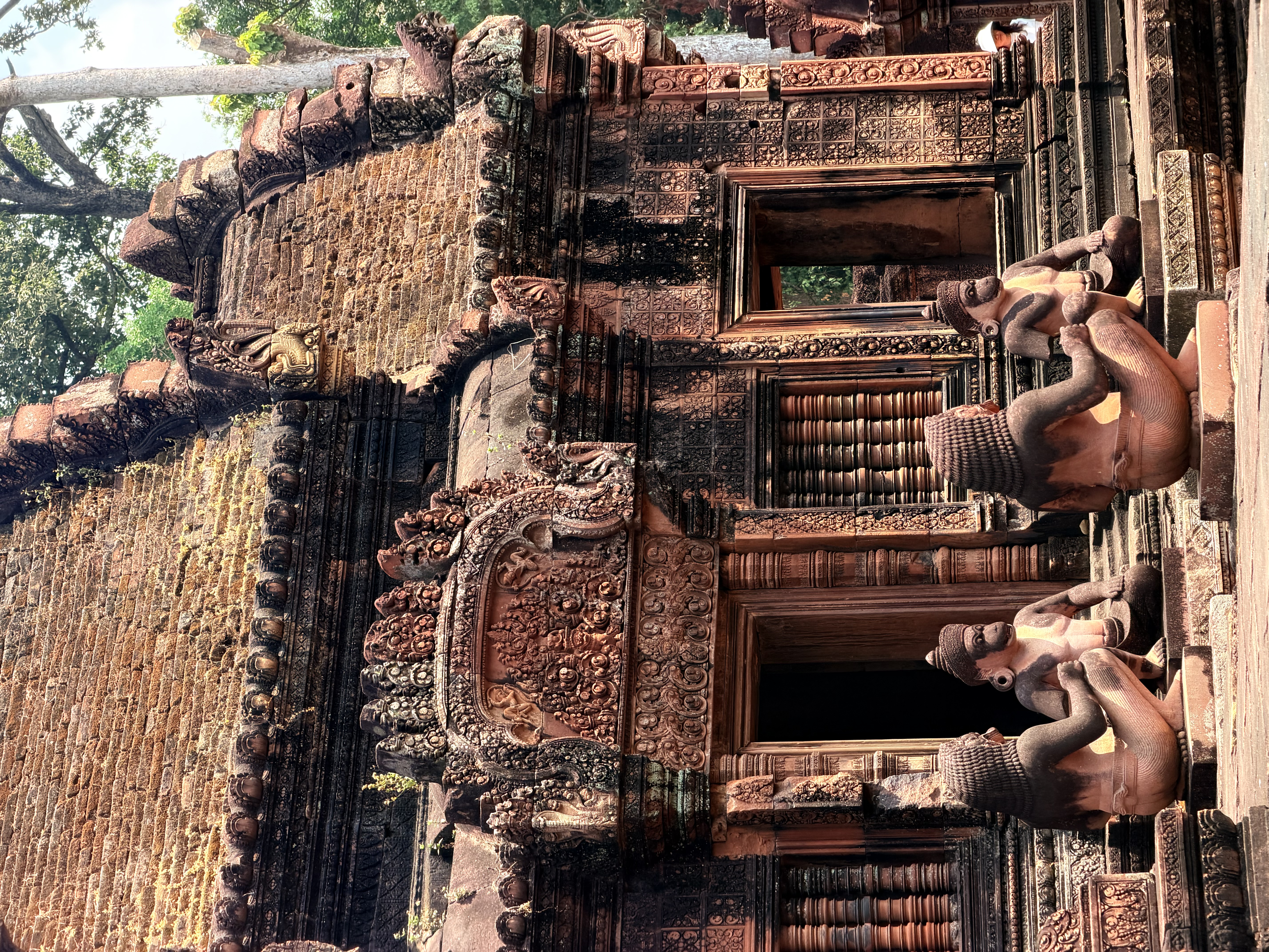 崩密列绿色废墟