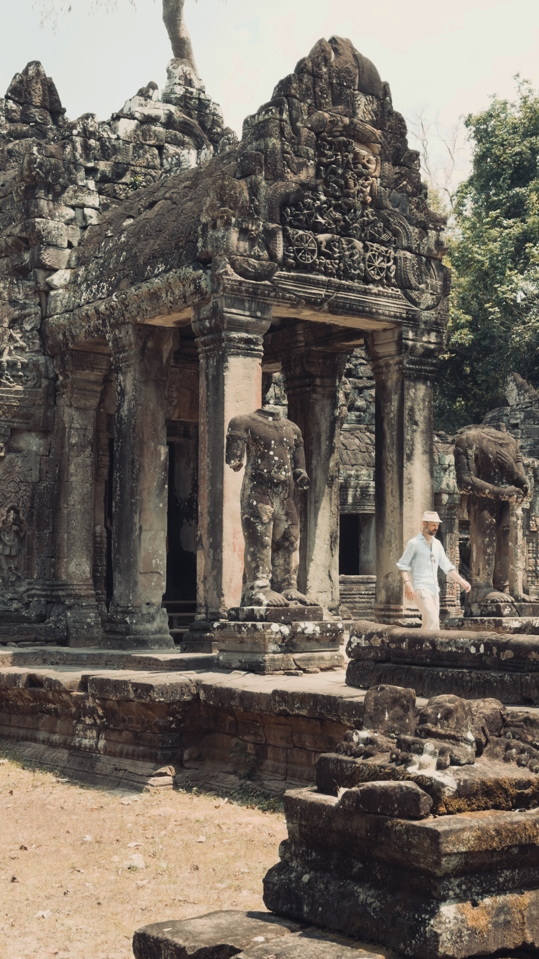 圣剑寺无首神像